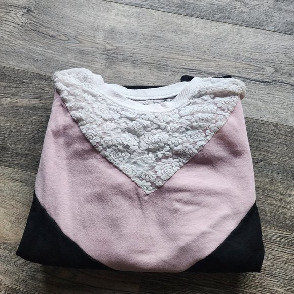 Torrid Size 2 Black, Pink & White Lace Topped Sweatshirt - Picture 5 of 5